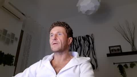 Snapshot of apollobest77 chatting on 8, 1, 2025 apollobest77 online show from 8, 1, 2025