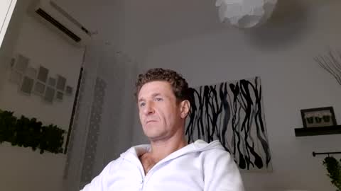 Snapshot of apollobest77 chatting on 11, 1, 2025 apollobest77 online show from 11, 1, 2025