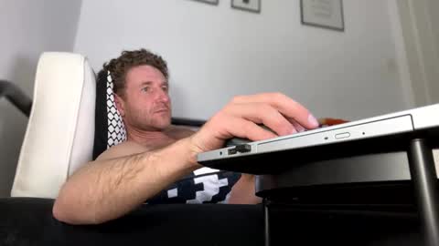 Snapshot of apollobest77 chatting on 19, 1, 2025 apollobest77 online show from 19, 1, 2025