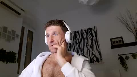 Snapshot of apollobest77 chatting on 13, 2, 2025 apollobest77 online show from 13, 2, 2025