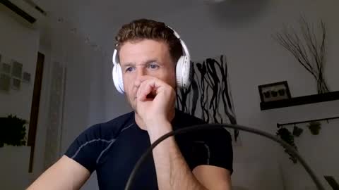 Snapshot of apollobest77 chatting on 18, 2, 2025 apollobest77 online show from 18, 2, 2025