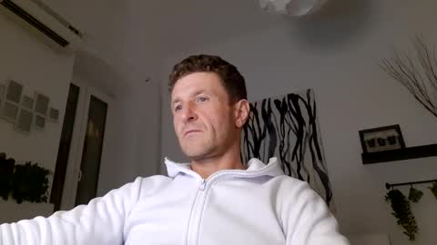 Snapshot of apollobest77 chatting on 28, 2, 2025 apollobest77 online show from 28, 2, 2025