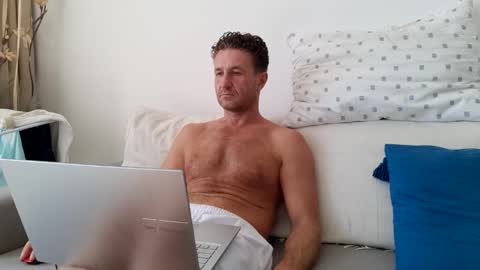 Snapshot of apollobest77 chatting on 9, 9, 2025 apollobest77 online show from 9, 9, 2025