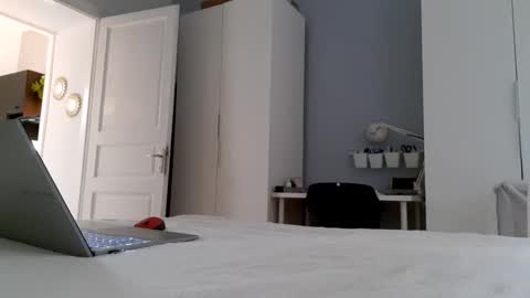 Snapshot of apollobest77 chatting on 20, 10, 2025 apollobest77 online show from 20, 10, 2025