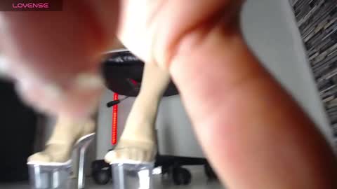 Aprhillove online show from 20, 2, 2025