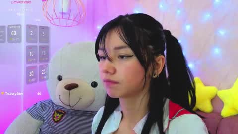 Snapshot of april_bennett chatting on 1, 4, 2026 online show from 1, 4, 2026