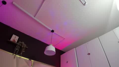 April online show from 17, 9, 2025