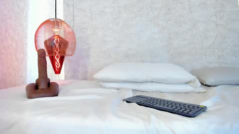 April online show from 29, 1, 2025