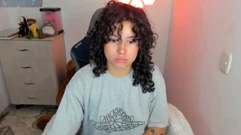 aqua emilly online show from 18, 10, 2025