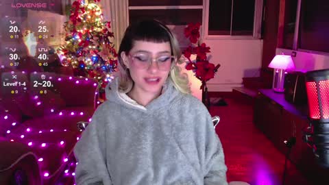 Snapshot of aquamarinebubble chatting on 7, 1, 2025 Zam independent model online show from 7, 1, 2025