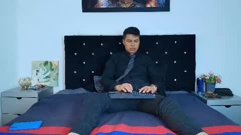 Snapshot of aquilestaylor chatting on 25, 6, 2026 aquilestaylor online show from 25, 6, 2026