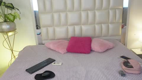   online show from 28, 1, 2025