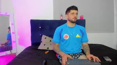 Ari and loggan online show from 28, 6, 2026