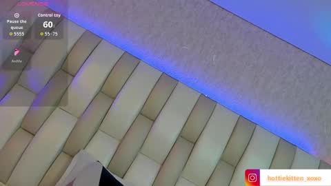 ari_lynn_ online show from 17, 3, 2026