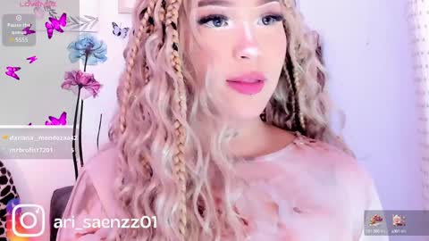 Snapshot of ari_saenz chatting on 20, 12, 2024 online show from 20, 12, 2024