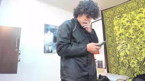 aria y orien  online show from 28, 9, 2025