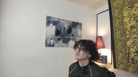 aria y orien  online show from 12, 11, 2025