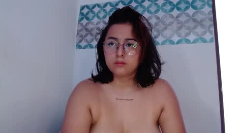 Snapshot of aria_bronw chatting on 6, 10, 2025 AriaBronw online show from 6, 10, 2025