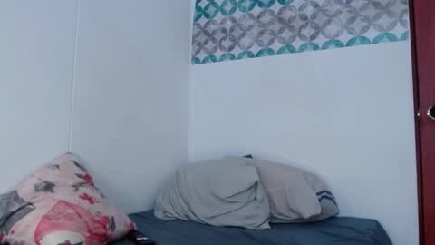 Snapshot of aria_bronw chatting on 5, 11, 2025 AriaBronw online show from 5, 11, 2025