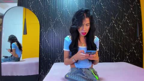 Aria Millers  online show from 7, 10, 2025