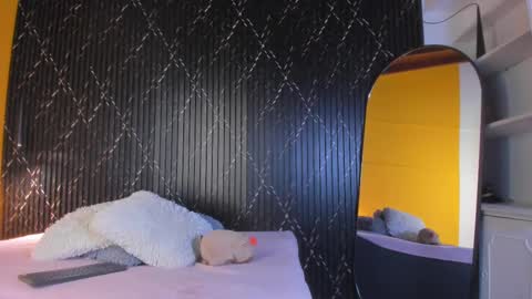 Aria Millers  online show from 4, 11, 2025