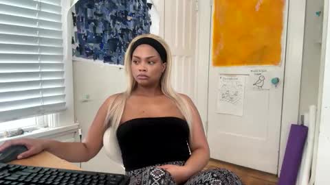 Snapshot of ariaatelier chatting on 6, 1, 2026 Aria Atelier online show from 6, 1, 2026