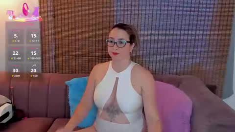 Ariana Cruz online show from 8, 11, 2025