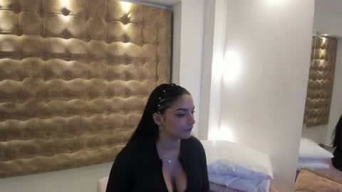 Snapshot of ariana_morelly chatting on 5, 5, 2026 ARIANA MORELLY online show from 5, 5, 2026