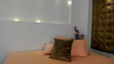 Snapshot of ariana_morelly chatting on 6, 5, 2026 ARIANA MORELLY online show from 6, 5, 2026