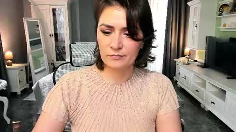 Snapshot of arianasage_ chatting on 10, 7, 2026 Ana online show from 10, 7, 2026