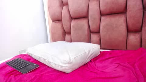 Snapshot of arianna_pearl chatting on 11, 10, 2025 arianna pearl online show from 11, 10, 2025