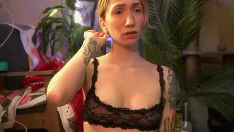 Olivka online show from 11, 4, 2026