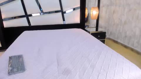 ariannarussell1 online show from 16, 9, 2025