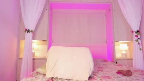 ariannavega_ online show from 4, 7, 2026