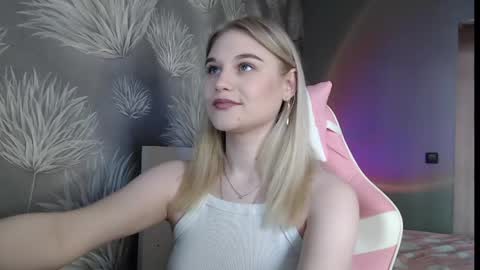 ariavelvets online show from 15, 5, 2026