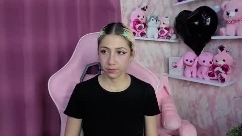 Ari Bunnie  online show from 6, 11, 2025