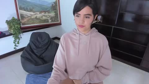 Ariel Pink Diamond online show from 18, 2, 2025