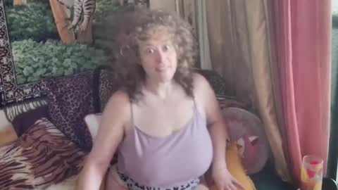 Arielle Ari online show from 7, 4, 2026