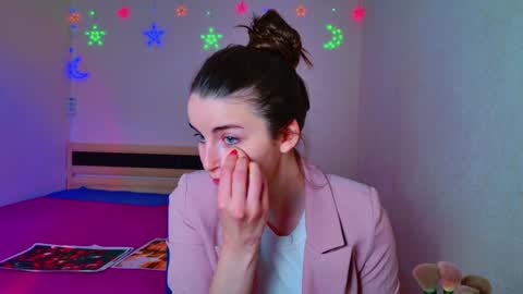 arielstonks_lovee online show from 6, 12, 2024