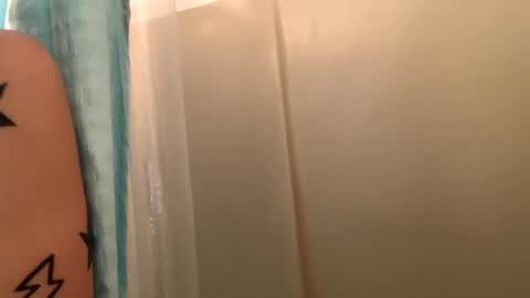 ariel  colin when hes here online show from 6, 1, 2025