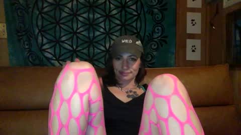 ariel  colin when hes here online show from 15, 1, 2025