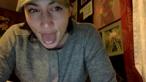 ariel  colin when hes here online show from 30, 1, 2025