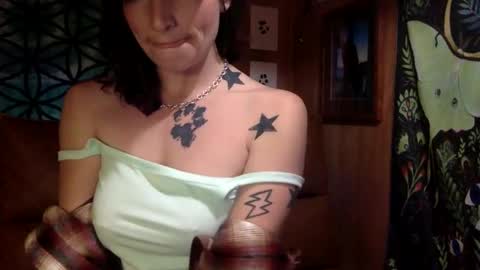 ariel  colin when hes here online show from 21, 2, 2025