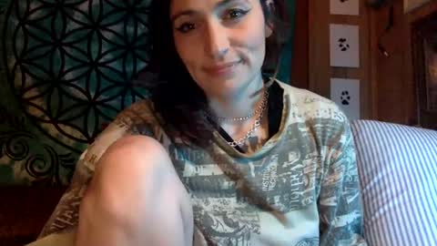 ariel  colin when hes here online show from 11, 3, 2025