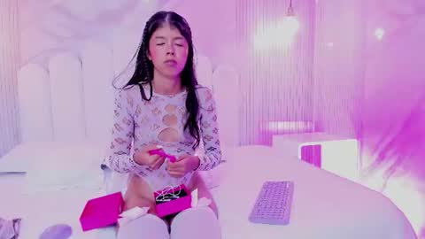 Snapshot of arietta_skinny chatting on 22, 6, 2026 Arietta online show from 22, 6, 2026
