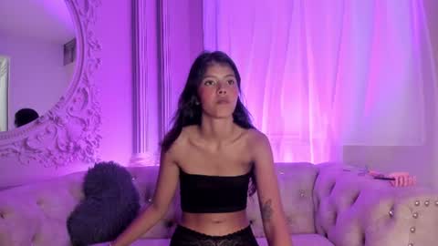 Snapshot of arietta_skinny chatting on 25, 6, 2026 Arietta online show from 25, 6, 2026