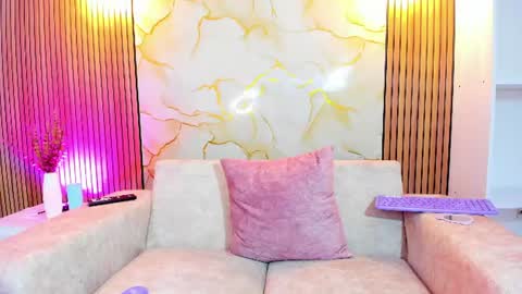 Snapshot of arietta_skinny chatting on 28, 7, 2026 Arietta online show from 28, 7, 2026