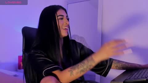 Ari Robert online show from 2, 3, 2025