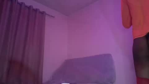 Snapshot of arombadacufofo chatting on 4, 10, 2025 Cute Ass Princess online show from 4, 10, 2025