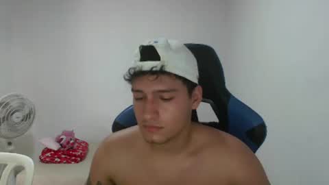 Snapshot of aron_444 chatting on 31, 7, 2026 online show from 31, 7, 2026